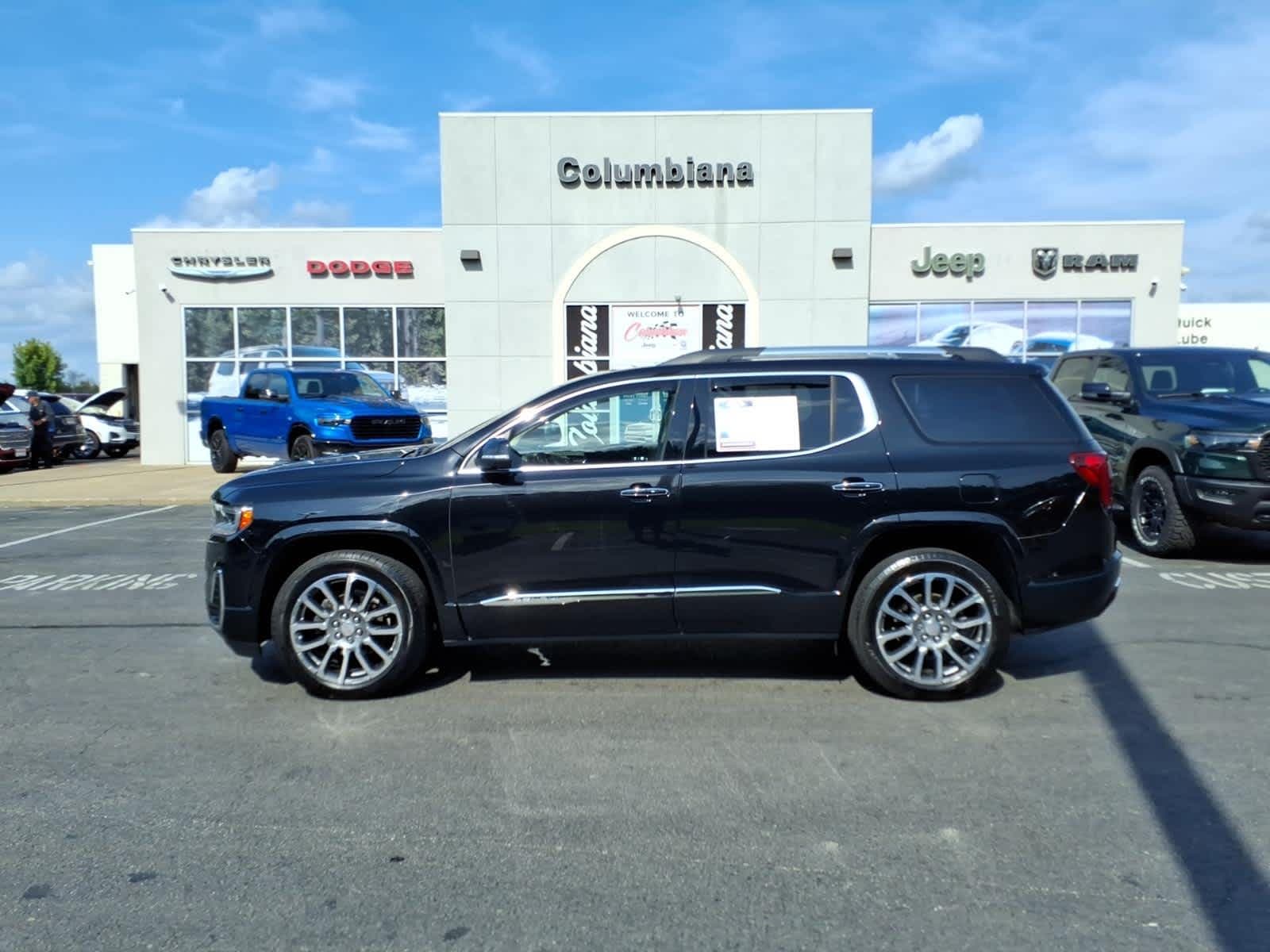 2023 GMC Acadia Denali — photo 1 of 30