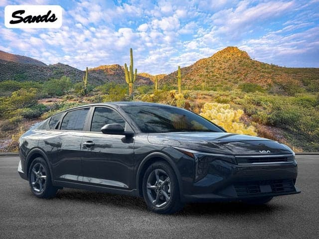2025 Kia K4 LXS — photo 1 of 33