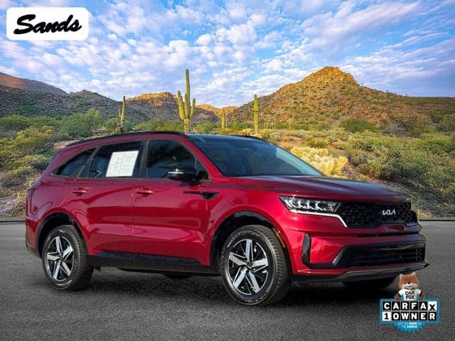 2023 Kia Sorento S — photo 1 of 43