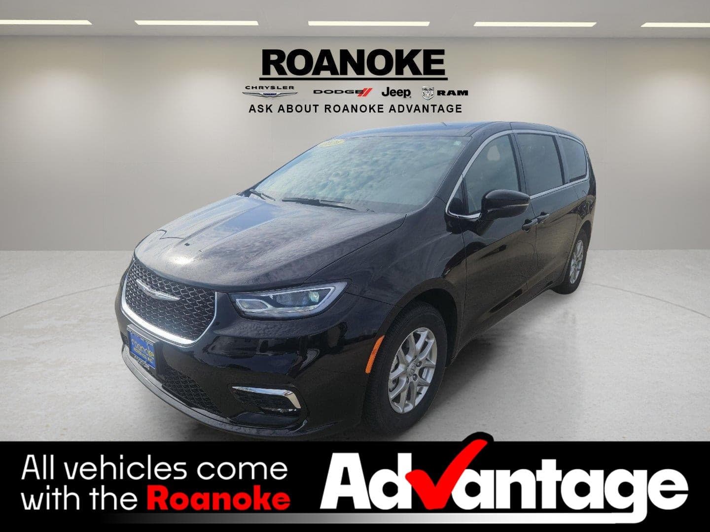 2026 Chrysler Pacifica Select — photo 1 of 35