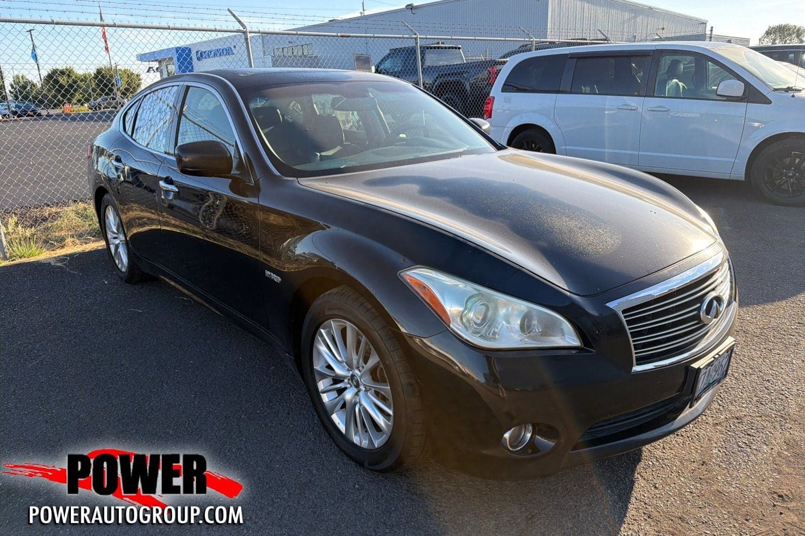 2012 INFINITI M Hybrid M35h — photo 1 of 5