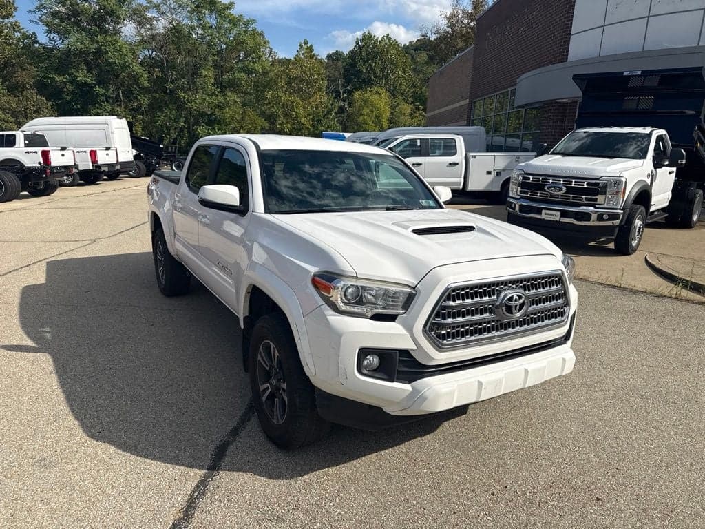 2016 Toyota Tacoma TRD Sport — photo 1 of 5