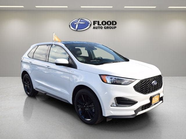 2023 Ford Edge ST-Line — photo 1 of 23