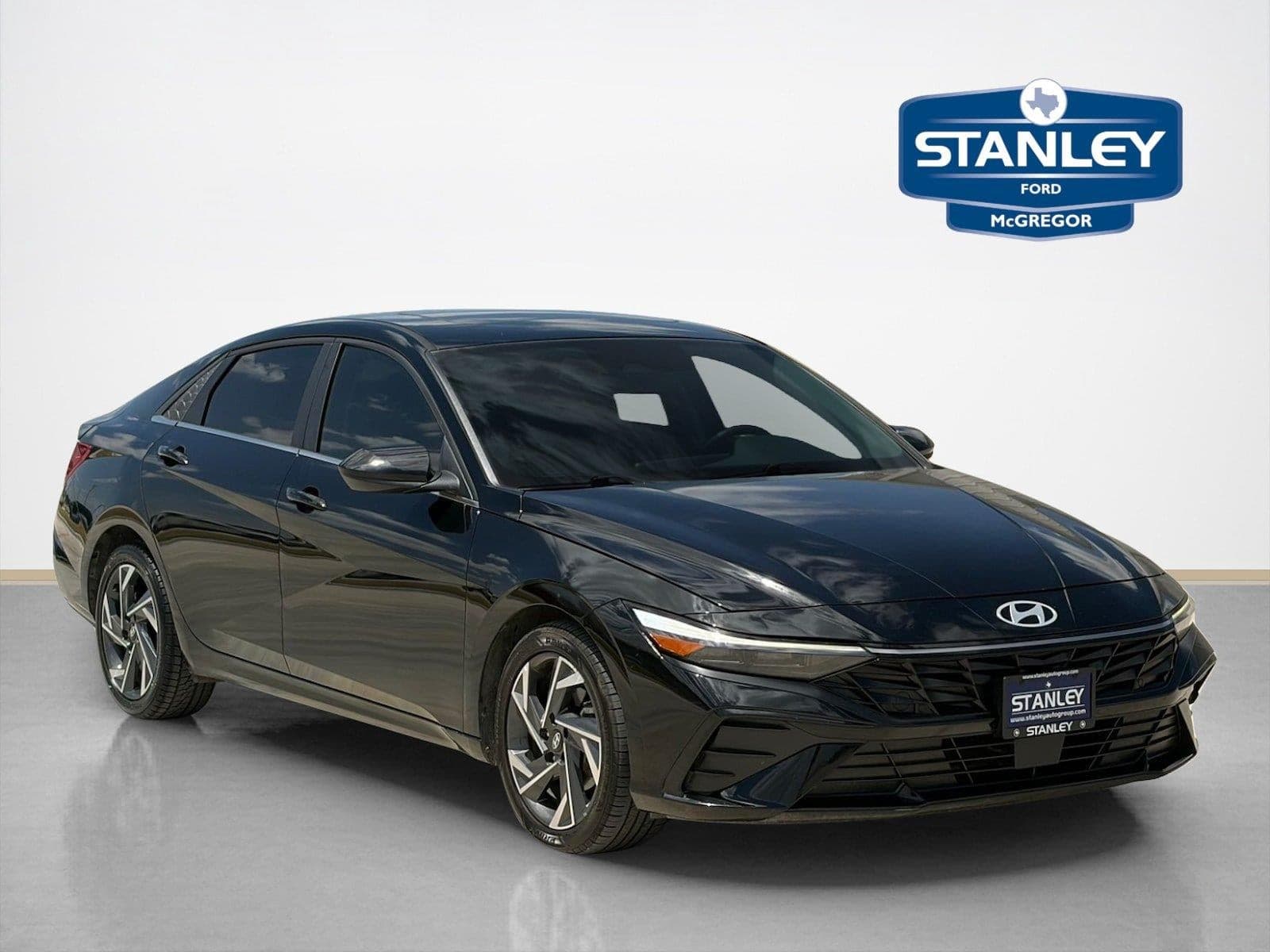 2024 Hyundai Elantra SEL — photo 1 of 36
