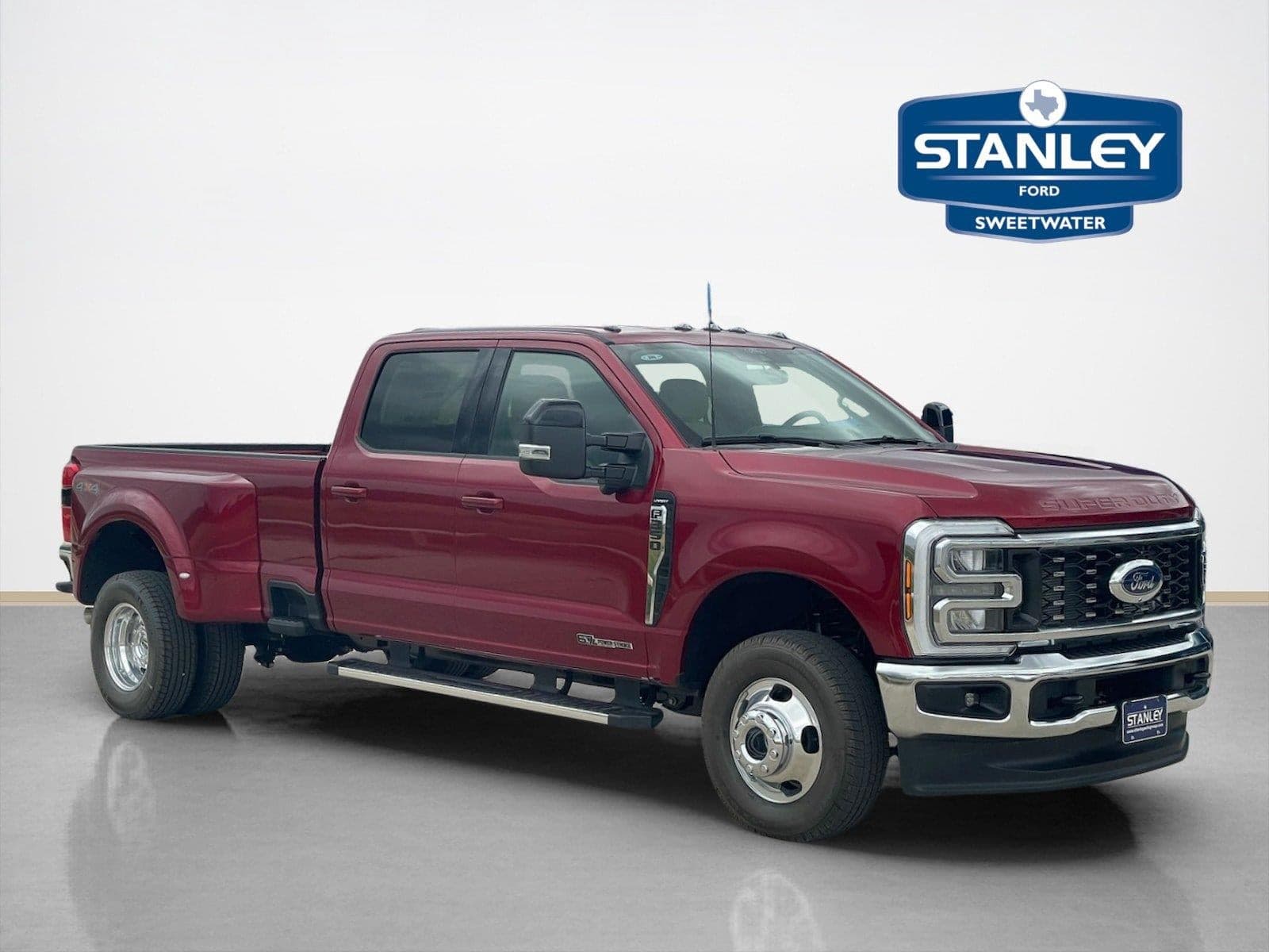 2026 Ford Super Duty F-350 DRW LARIAT — photo 1 of 32