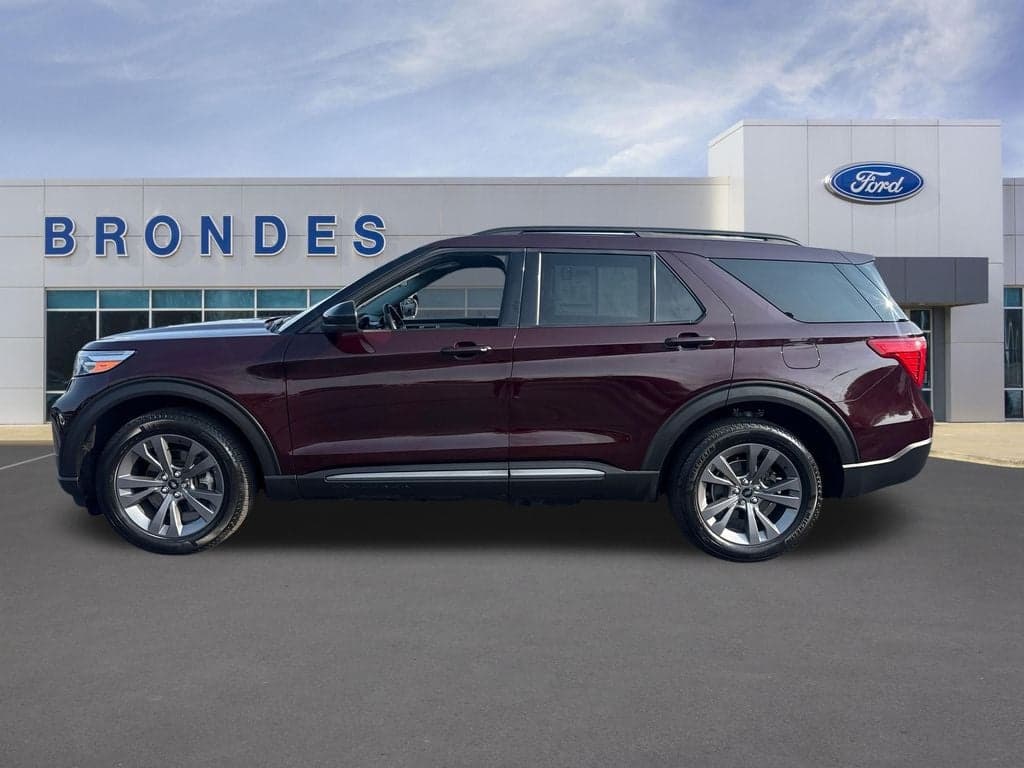 2023 Ford Explorer XLT — photo 1 of 48