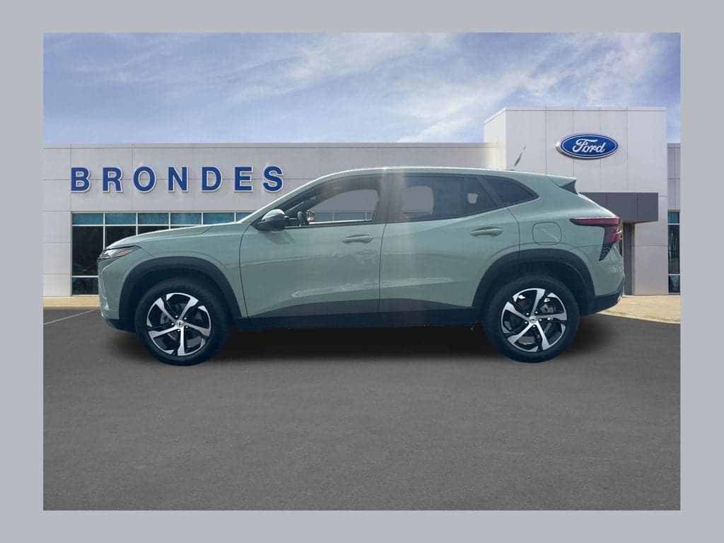 2024 Chevrolet Trax 1RS — photo 1 of 41
