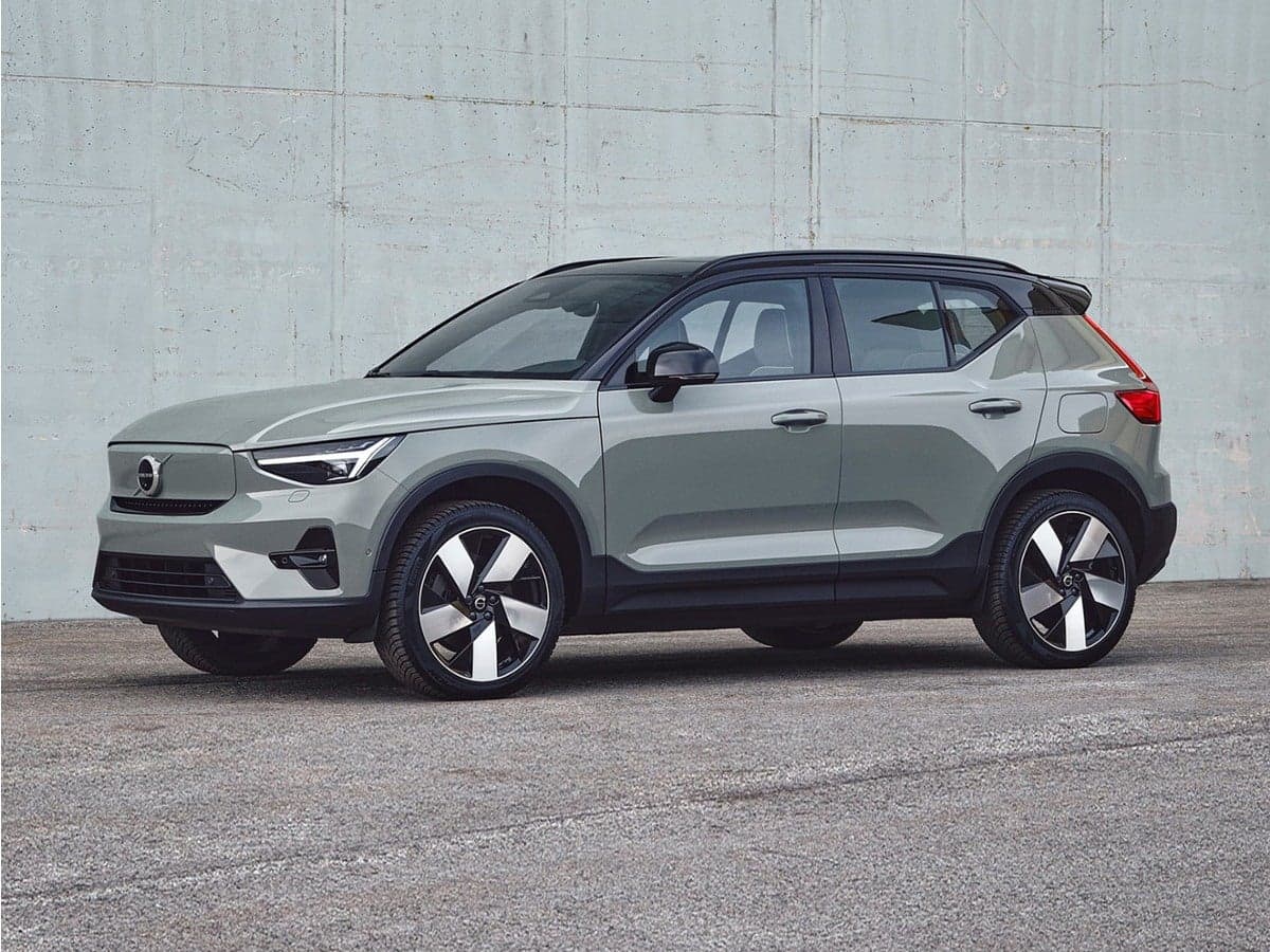 2023 Volvo XC40 Recharge Pure Electric Plus — photo 1 of 5