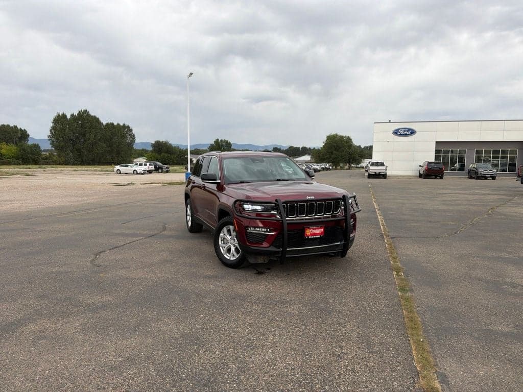 2023 Jeep Grand Cherokee Limited — photo 1 of 58