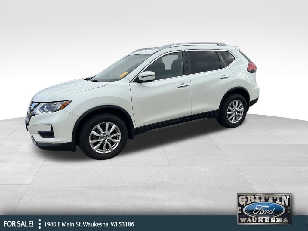 2017 Nissan Rogue SV — photo 1 of 5