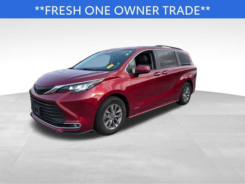 2021 Toyota Sienna XLE 7 Passenger — photo 1 of 5