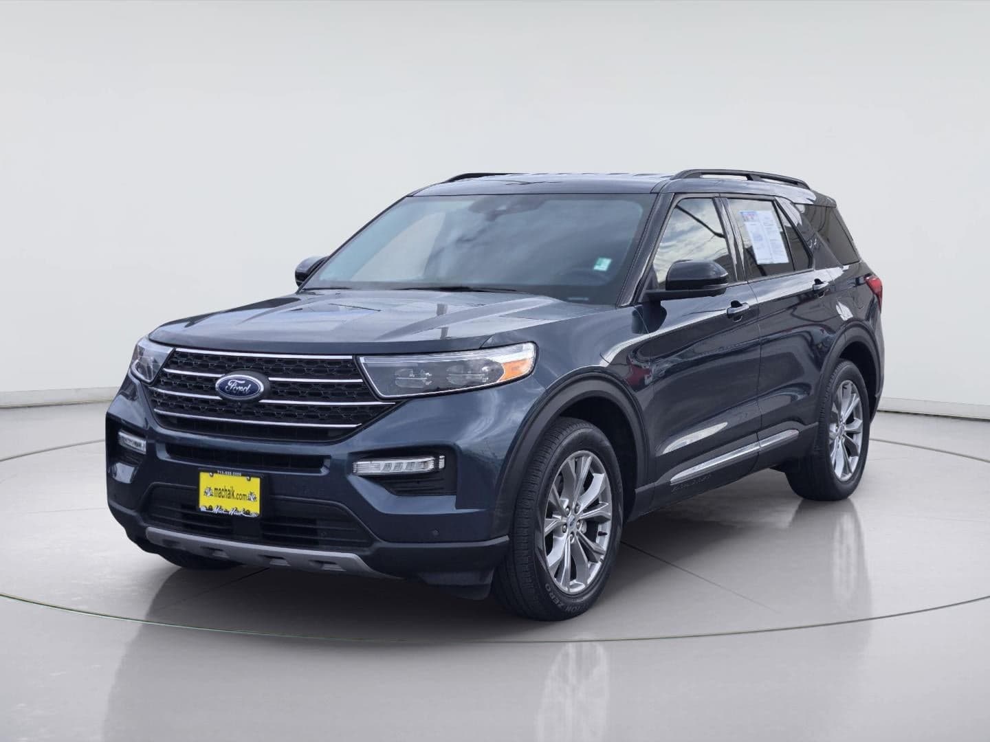 2022 Ford Explorer XLT — photo 1 of 4
