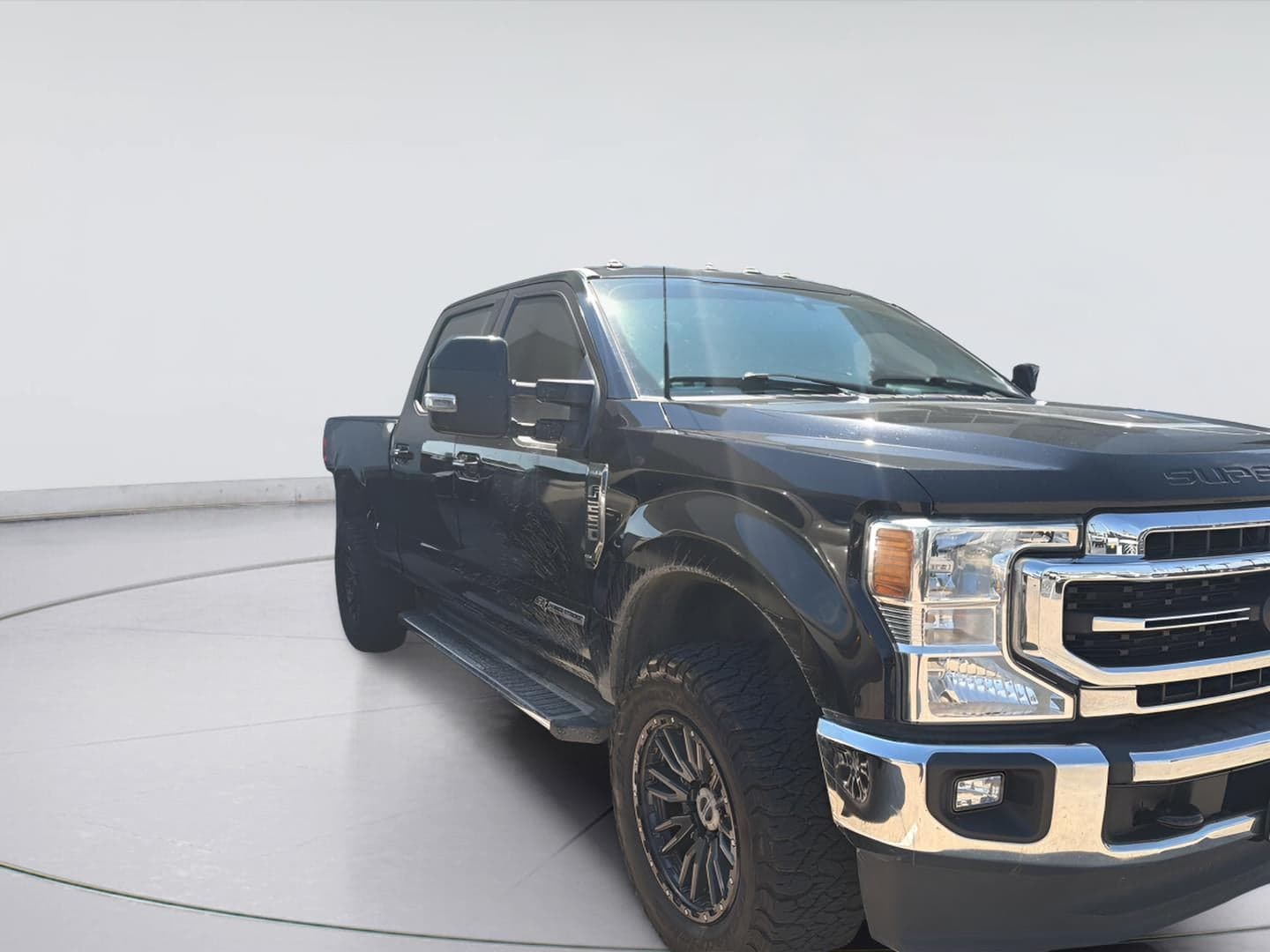 2022 Ford Super Duty F-250 SRW LARIAT — photo 1 of 6