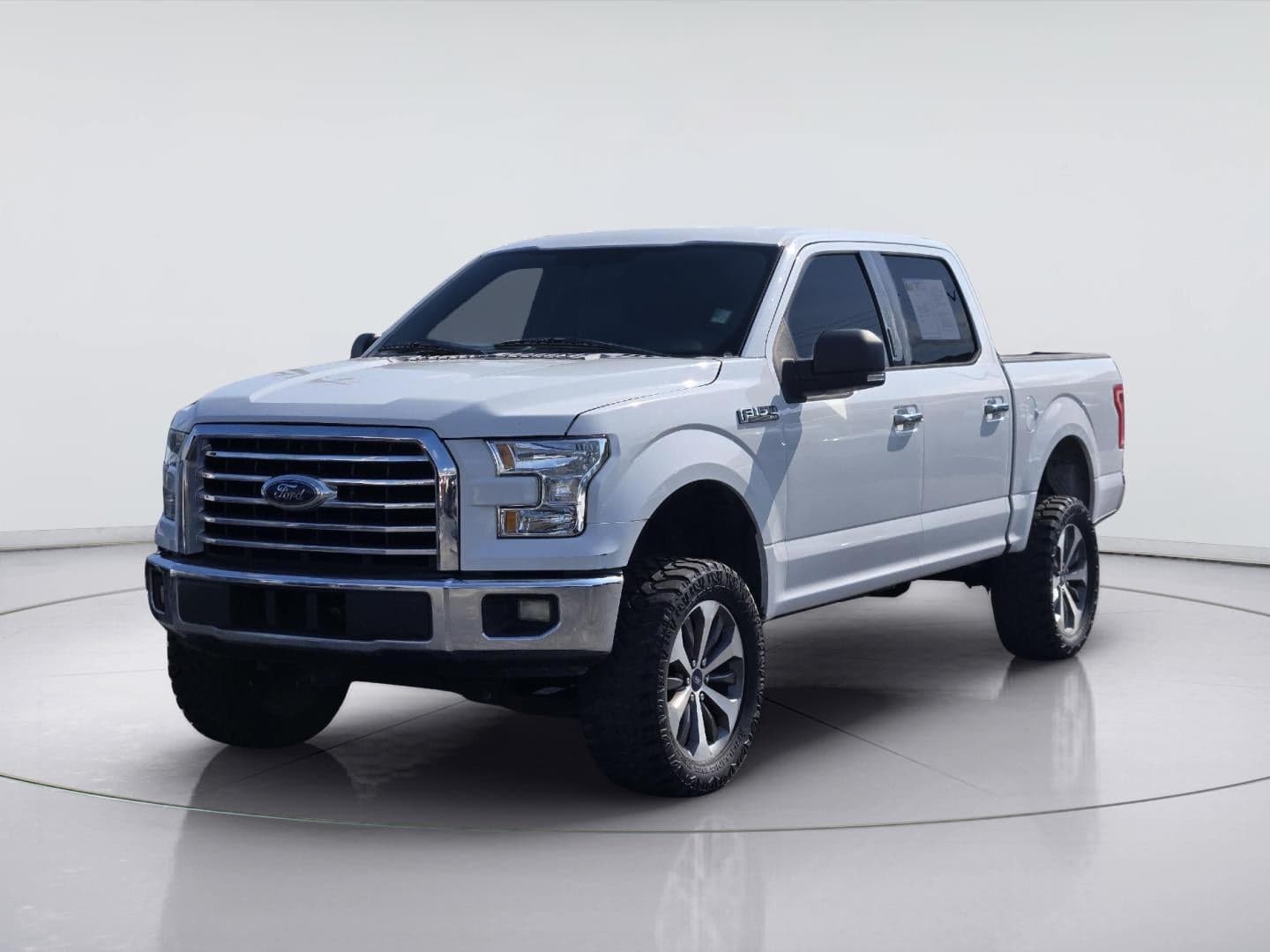 2015 Ford F-150 XLT — photo 1 of 5