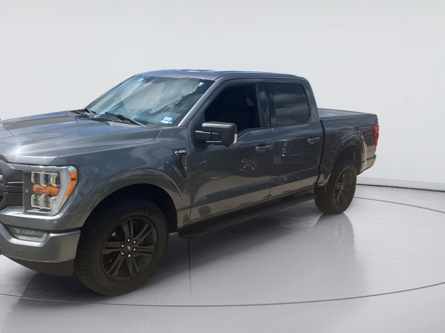 2021 Ford F-150 XLT — photo 1 of 7
