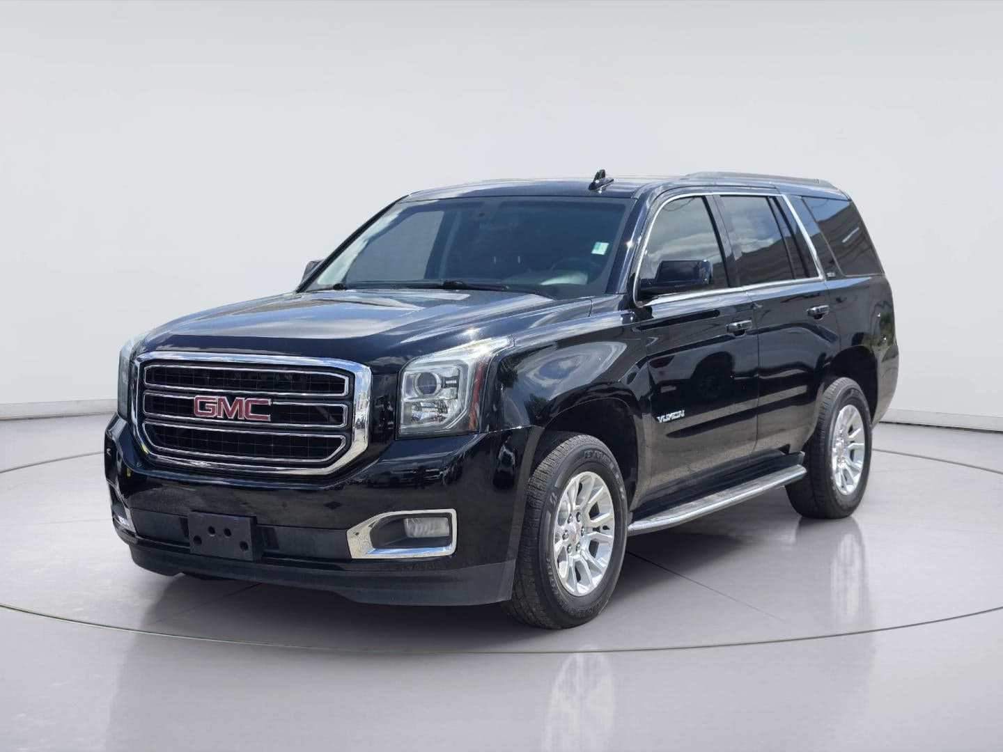 2016 GMC Yukon SLE — photo 1 of 60