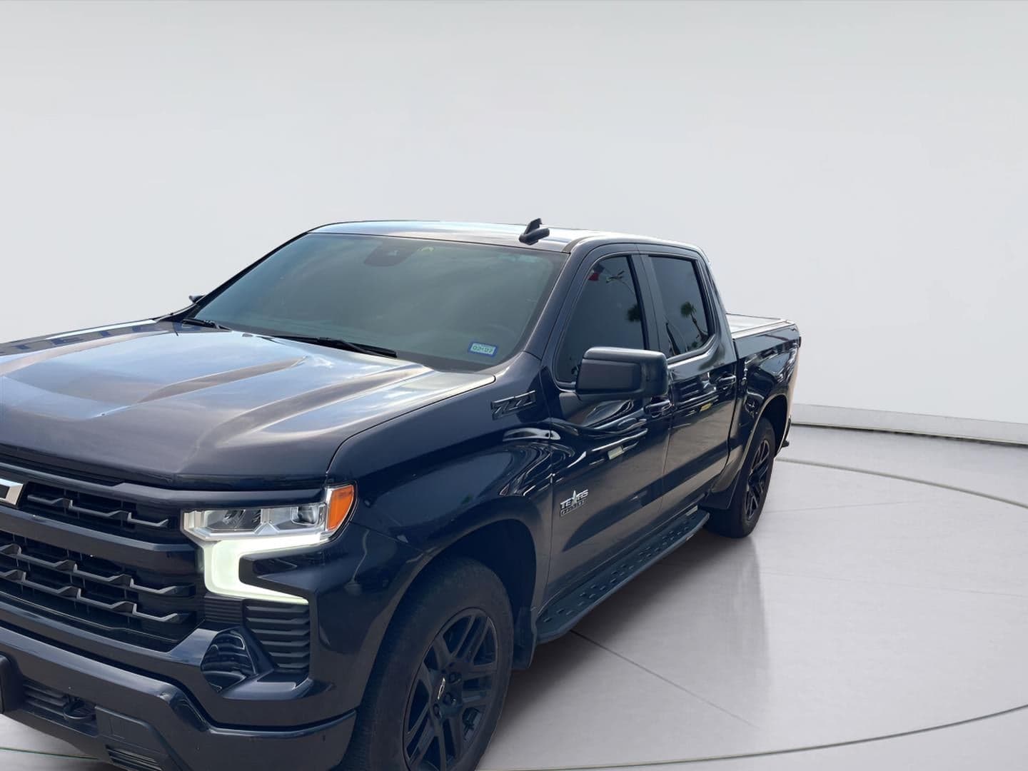 2023 Chevrolet Silverado 1500 RST — photo 1 of 8