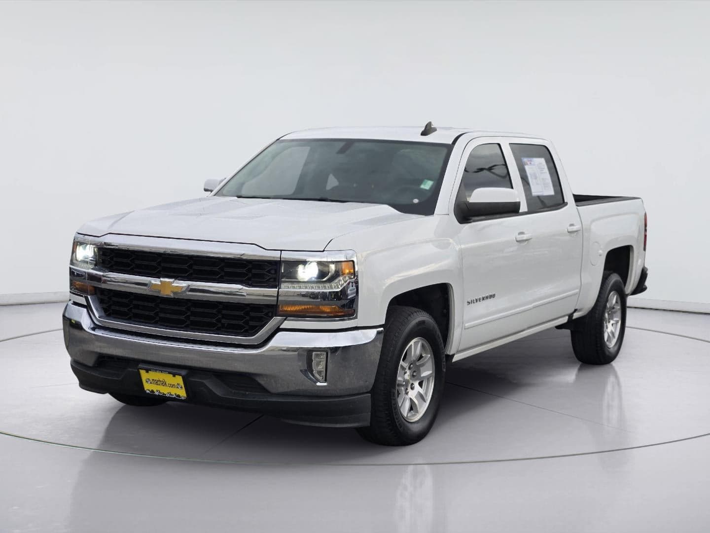 2017 Chevrolet Silverado 1500 LT — photo 1 of 7