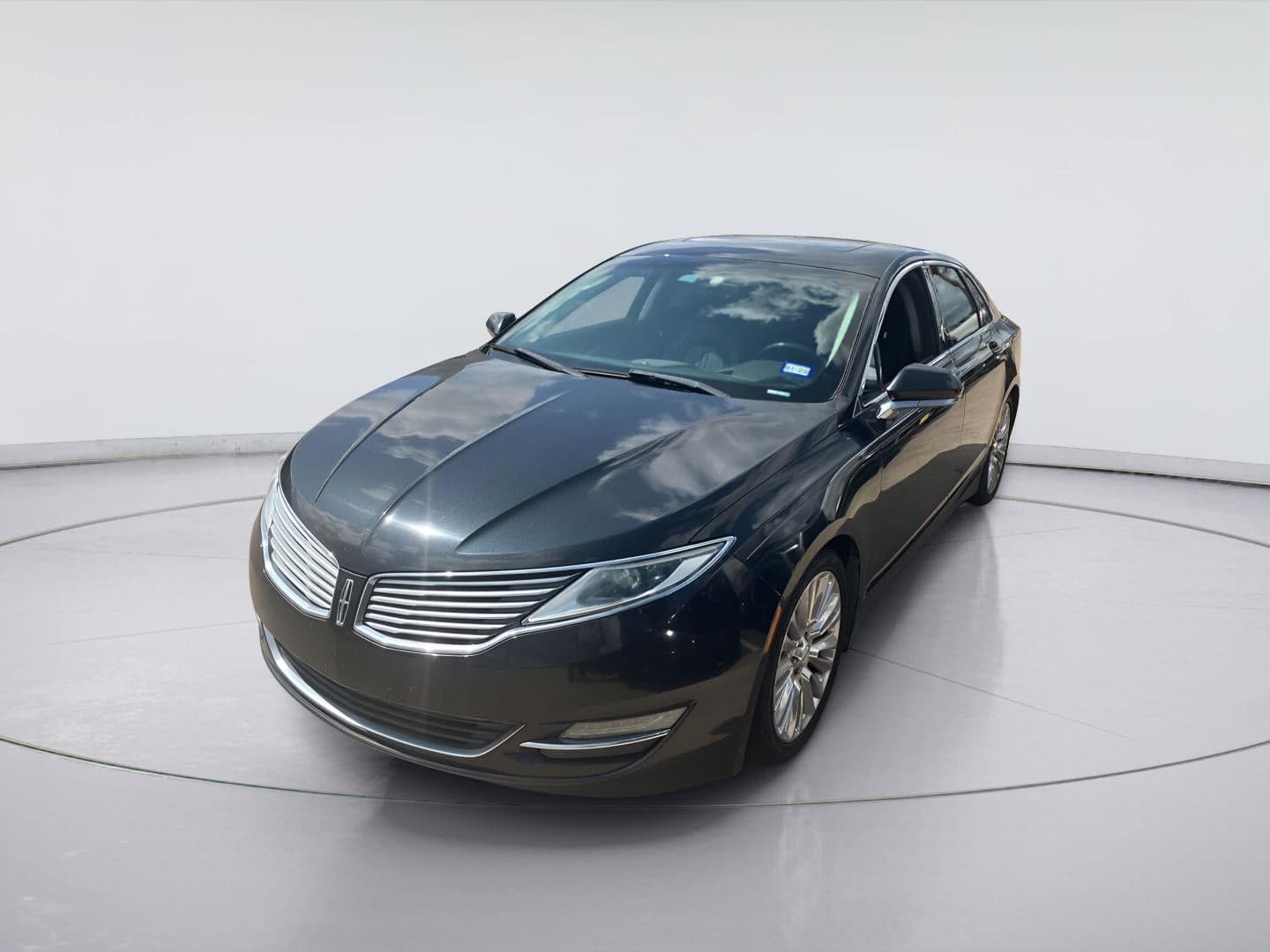 2014 Lincoln MKZ Base — photo 1 of 5