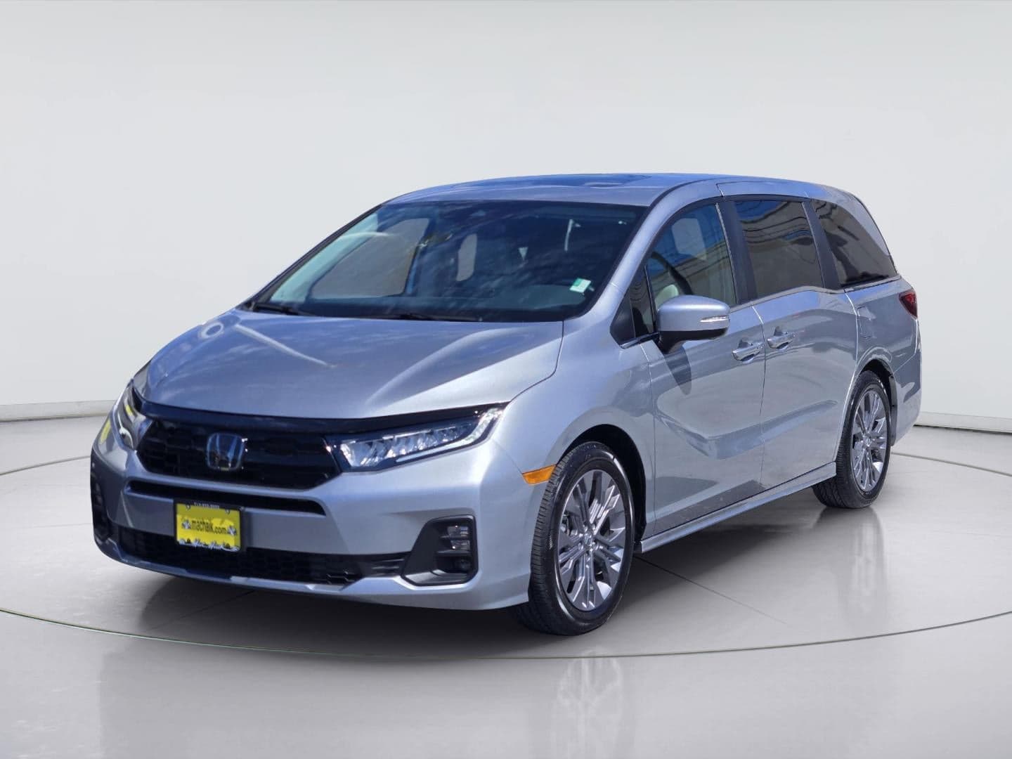 2025 Honda Odyssey Touring — photo 1 of 5