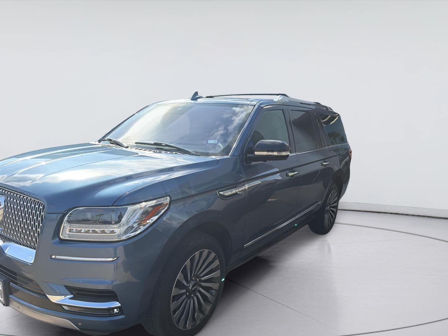 2019 Lincoln Navigator L Reserve — photo 1 of 7