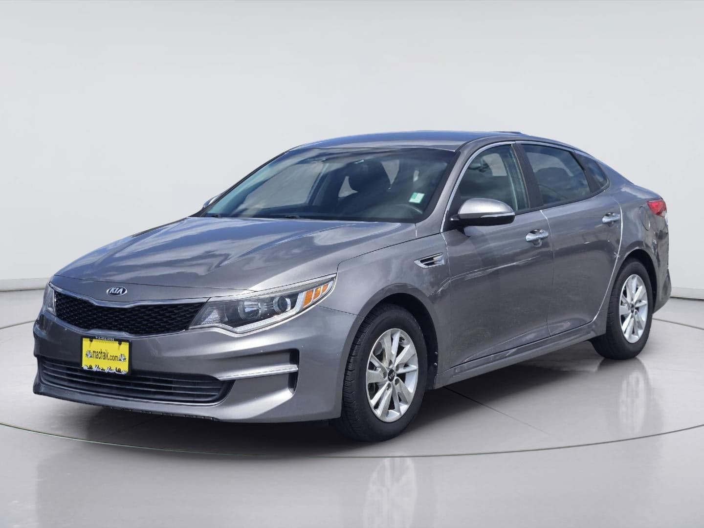 2018 Kia Optima LX — photo 1 of 14