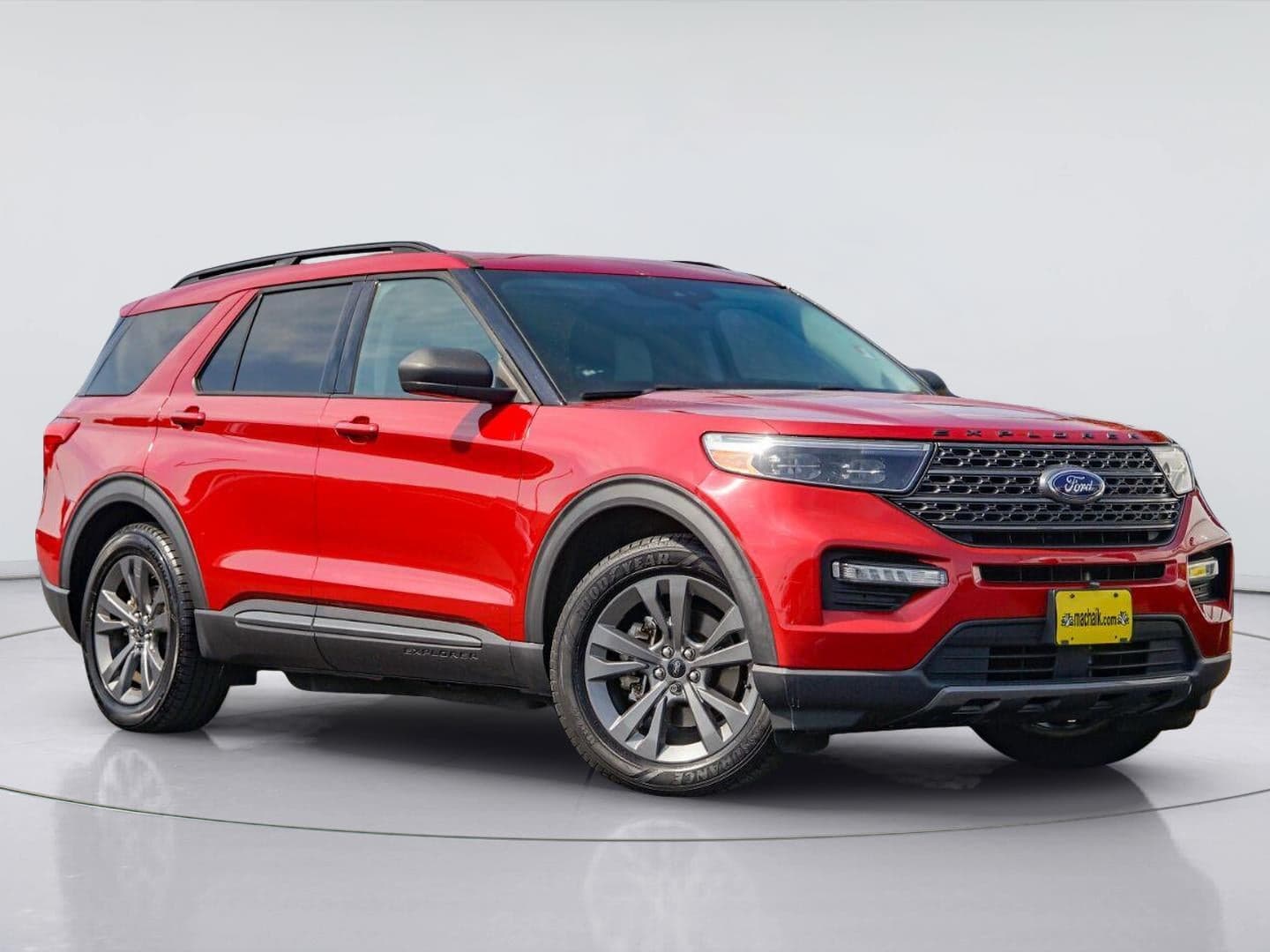 2021 Ford Explorer XLT — photo 1 of 34
