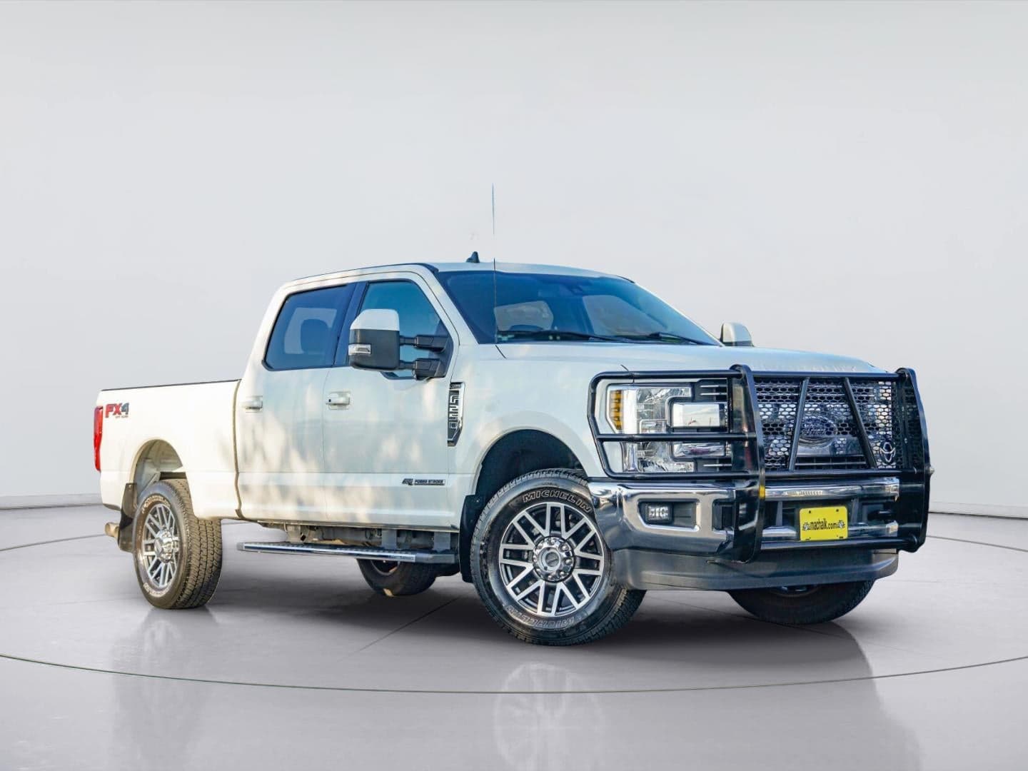 2019 Ford Super Duty F-250 SRW LARIAT — photo 1 of 32
