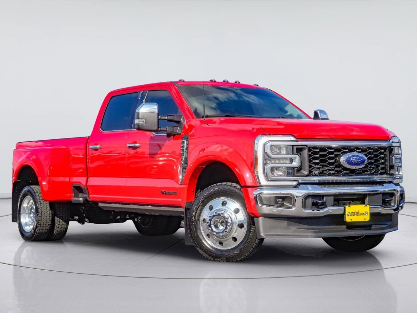 2026 Ford Super Duty F-450 DRW LARIAT — photo 1 of 5