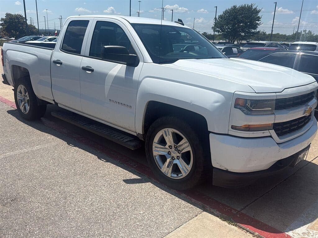 2018 Chevrolet Silverado 1500 Custom — photo 1 of 2
