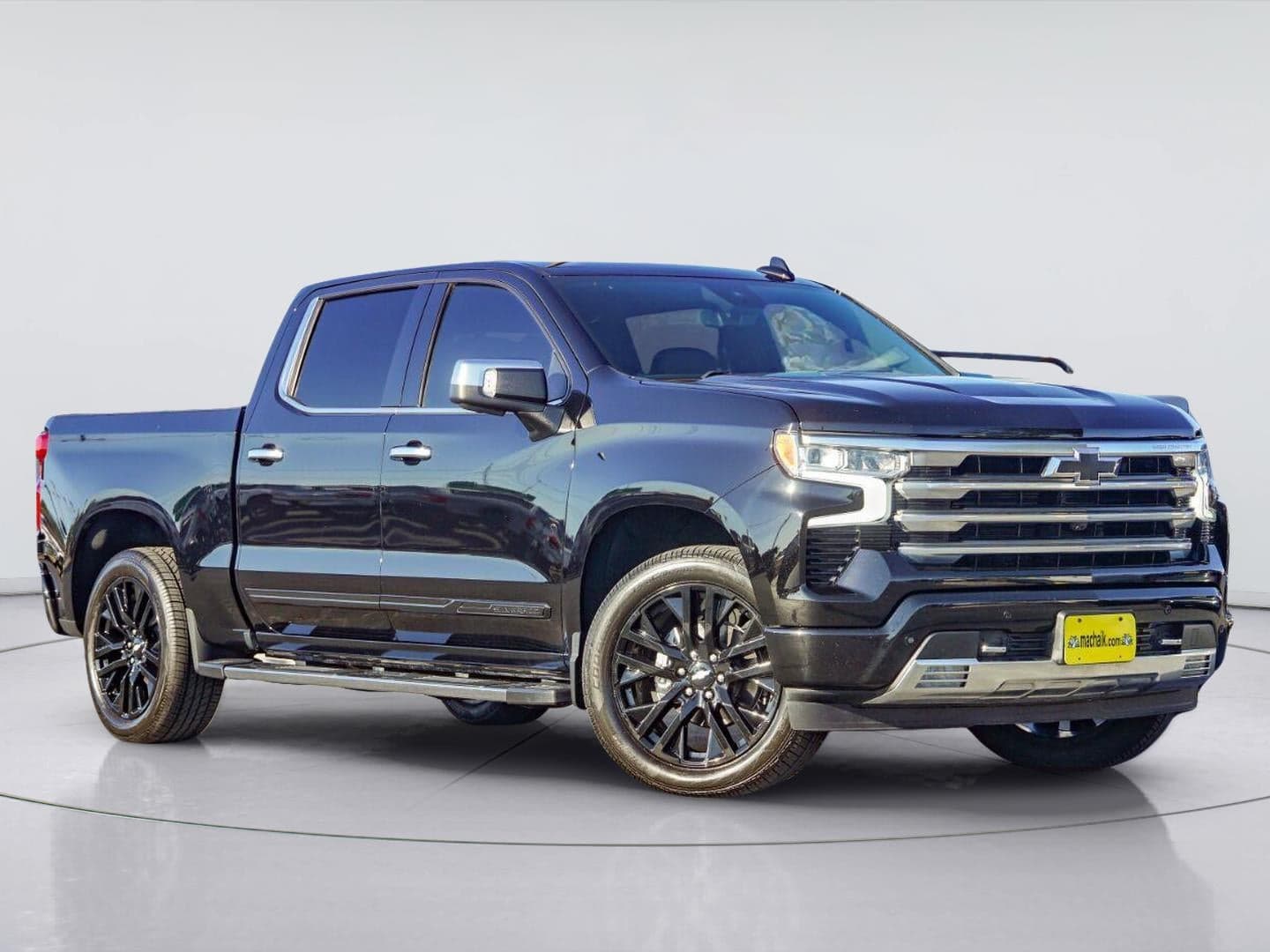 2024 Chevrolet Silverado 1500 High Country — photo 1 of 33