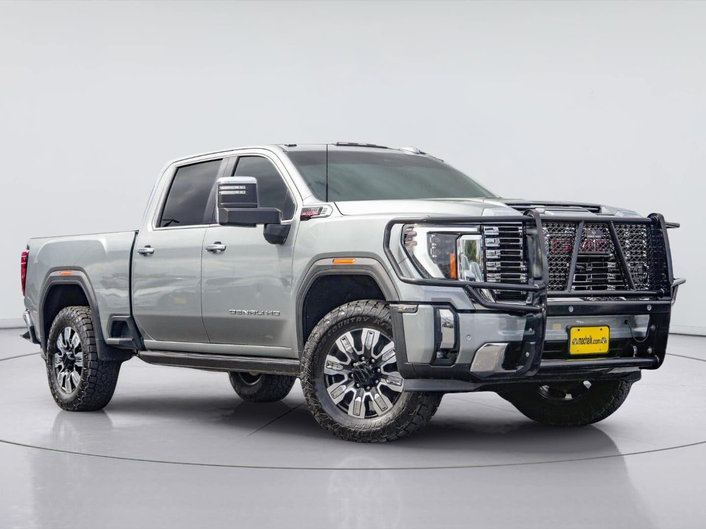 2024 GMC Sierra 2500HD Denali — photo 1 of 4