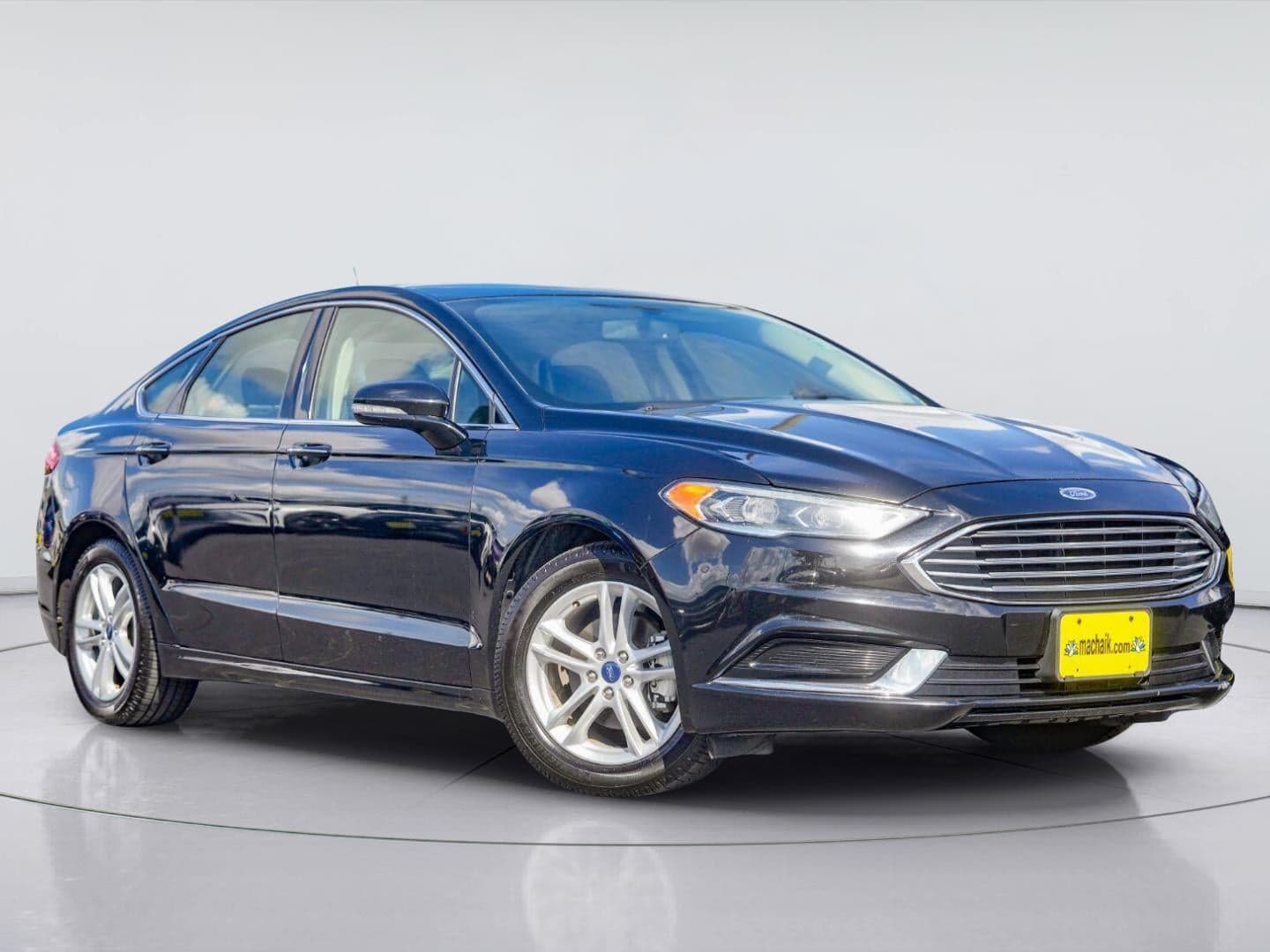 2018 Ford Fusion SE — photo 1 of 5