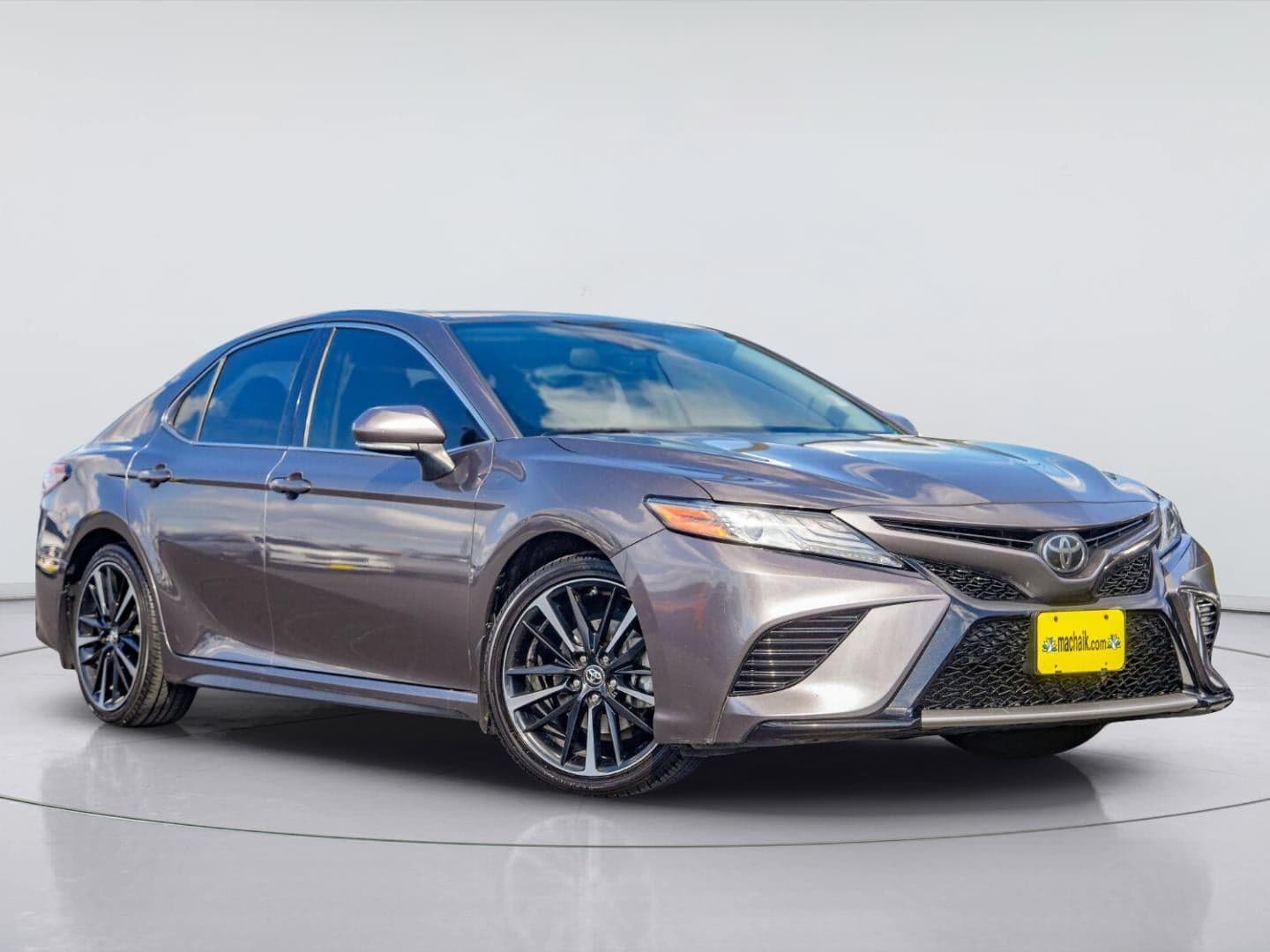 2019 Toyota Camry XSE — photo 1 of 5