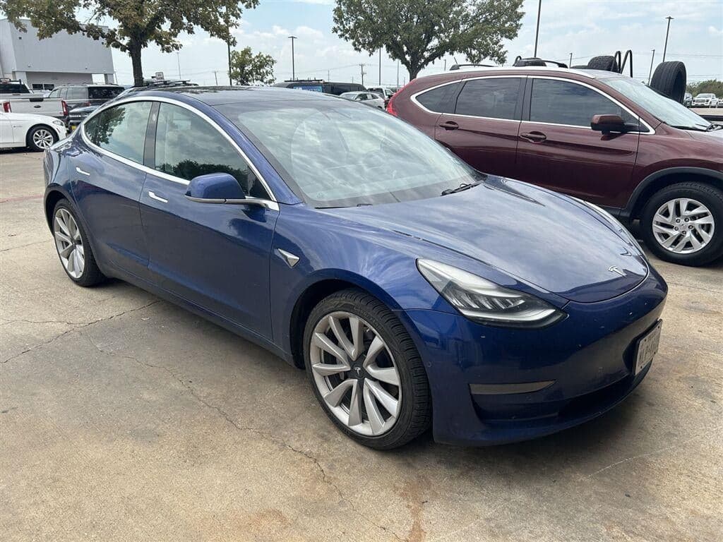 2019 Tesla Model 3 Base — photo 1 of 7
