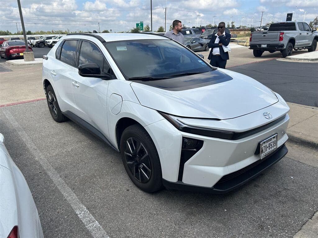 2026 Toyota bZ XLE — photo 1 of 6