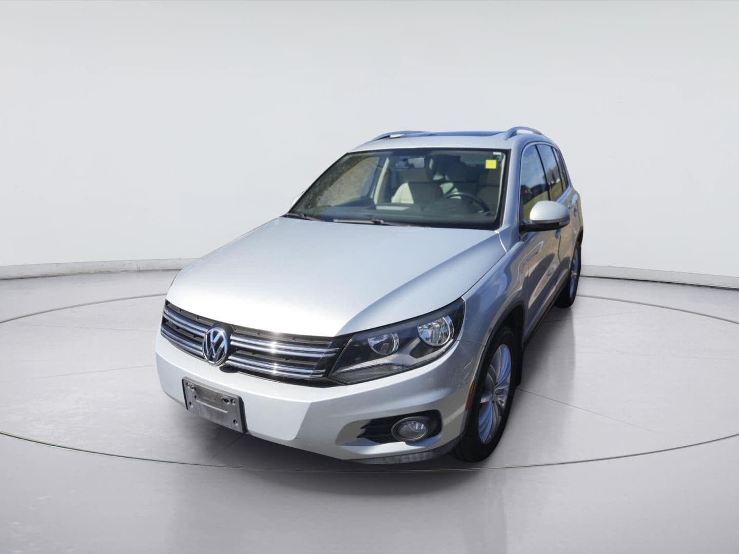 2015 Volkswagen Tiguan SEL — photo 1 of 5