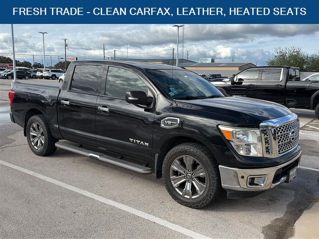 2017 Nissan Titan SV — photo 1 of 5