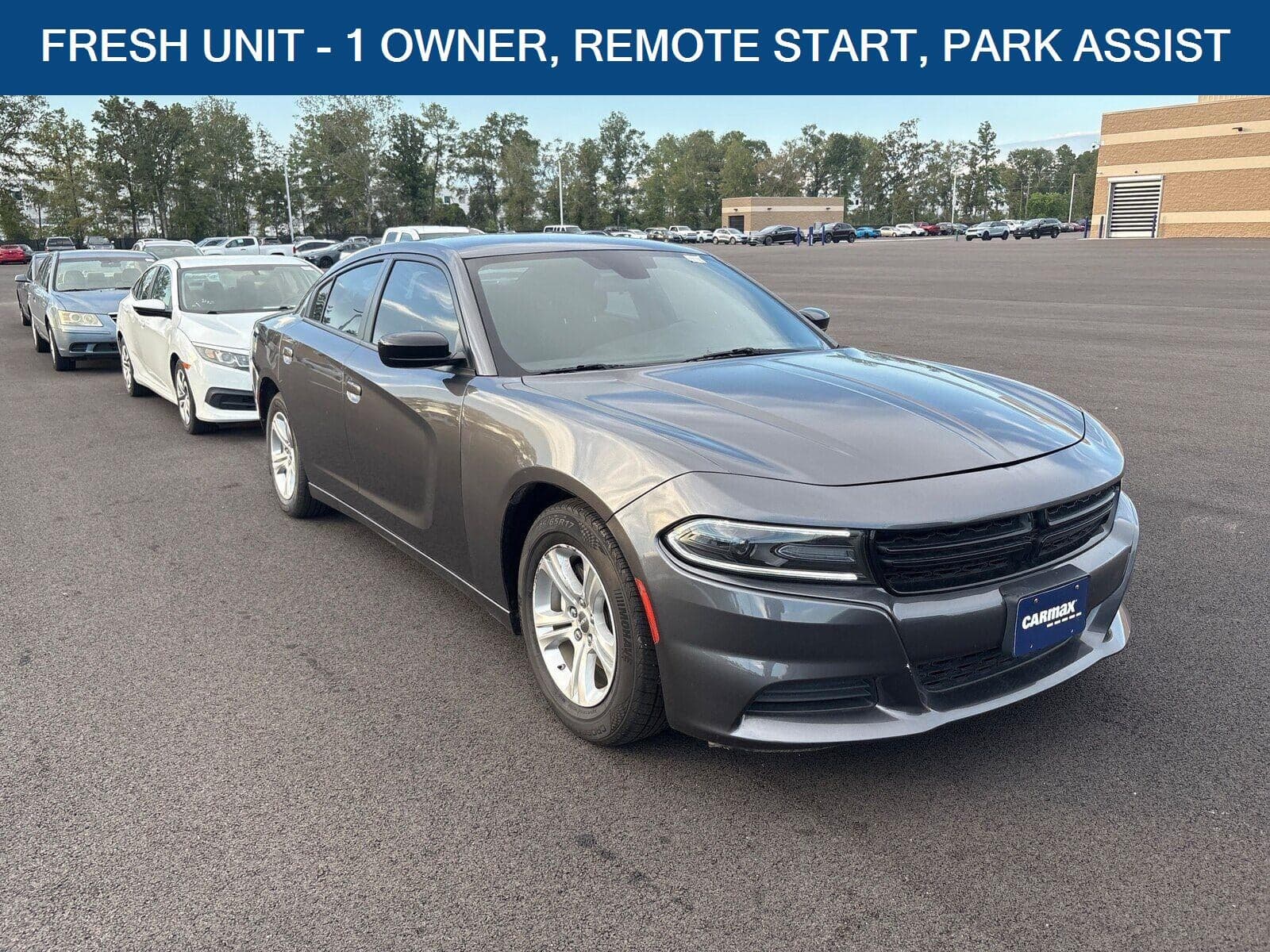 2023 Dodge Charger SXT — photo 1 of 12