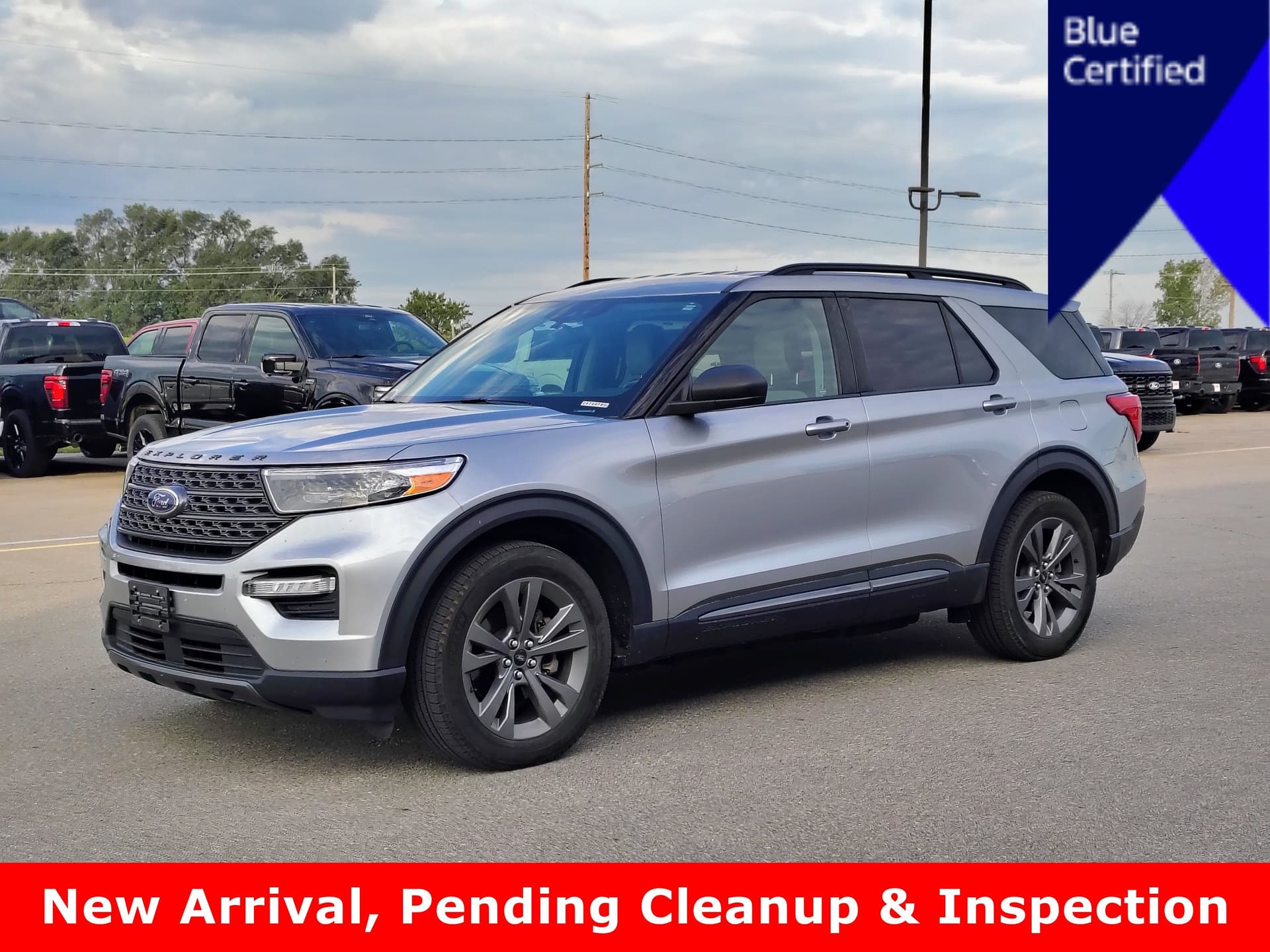 2021 Ford Explorer XLT — photo 1 of 17
