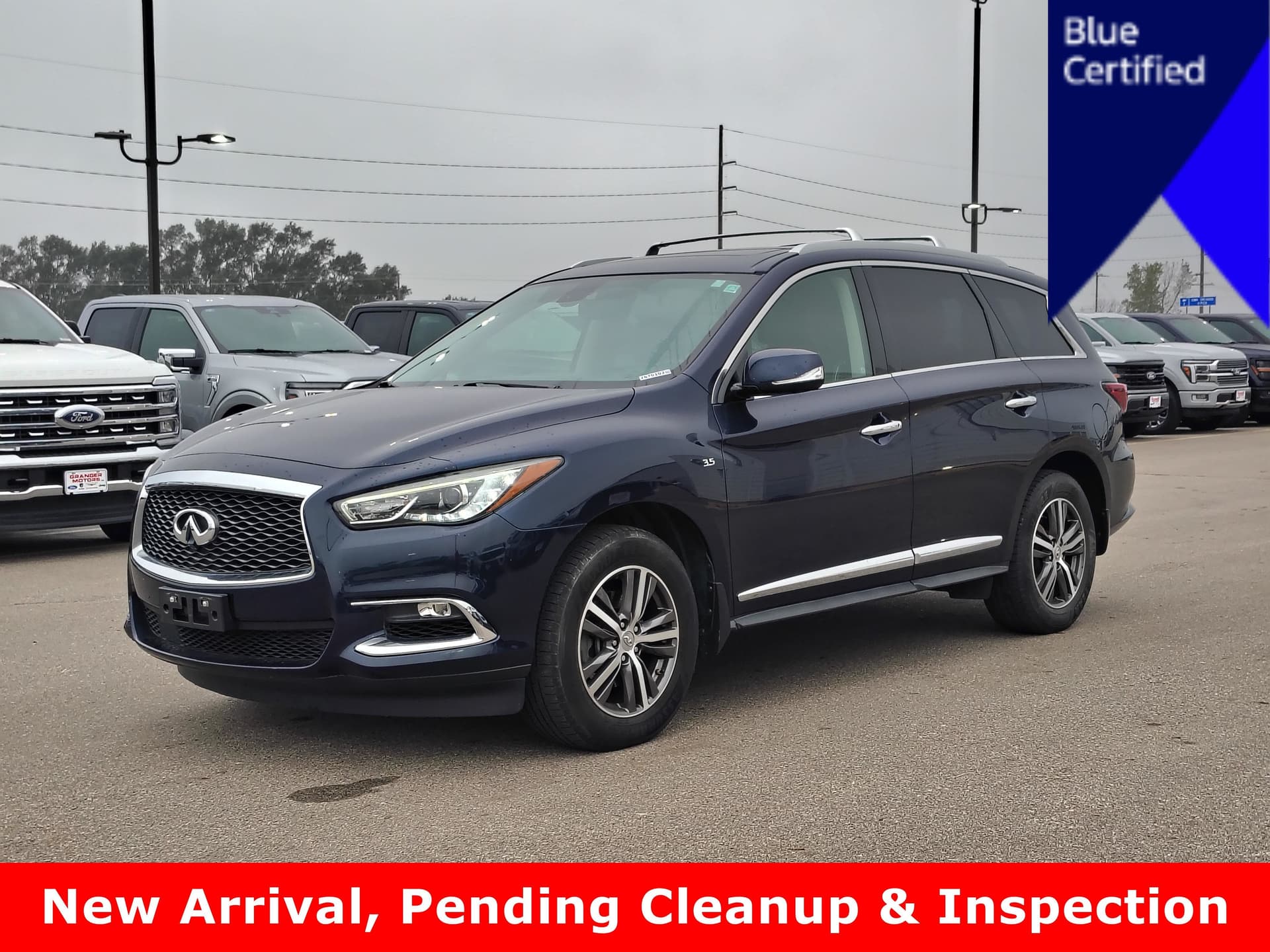 2017 INFINITI QX60 Base — photo 1 of 17