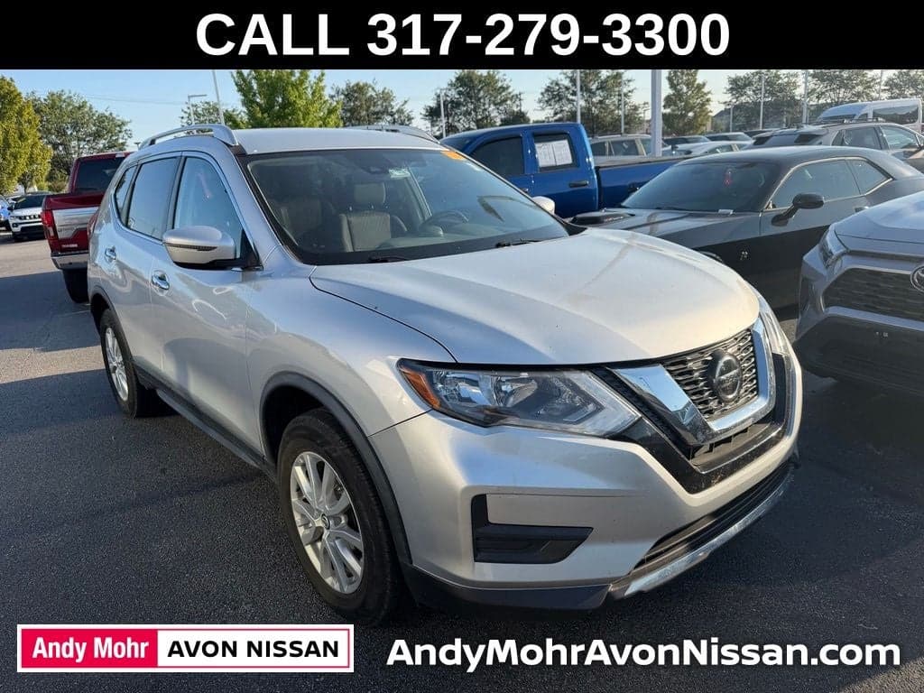 2020 Nissan Rogue SV — photo 1 of 17