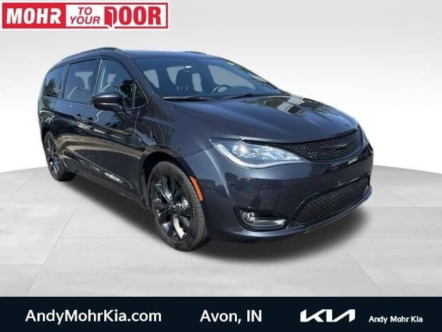 2019 Chrysler Pacifica Touring Plus — photo 1 of 51