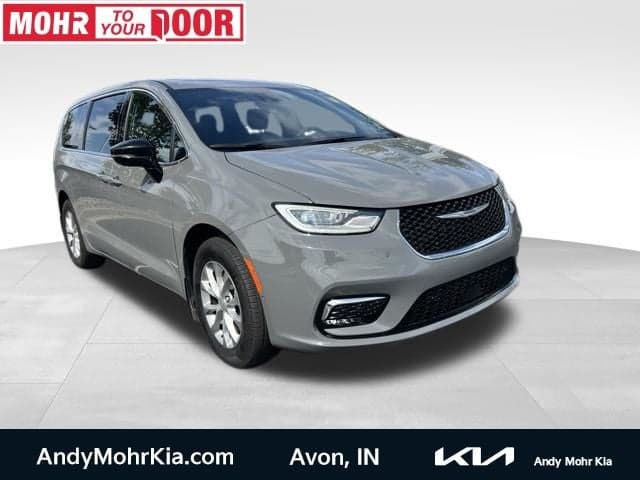 2025 Chrysler Pacifica Select — photo 1 of 53