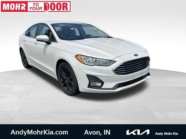 2020 Ford Fusion SE — photo 1 of 52