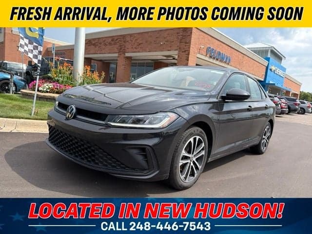 2025 Volkswagen Jetta Sport — photo 1 of 5