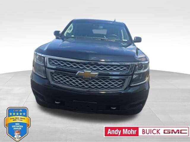 2018 Chevrolet Suburban LT — photo 1 of 15