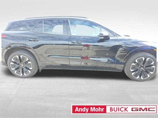2024 Chevrolet Blazer EV Base — photo 1 of 10