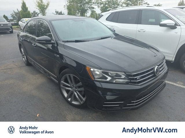 2018 Volkswagen Passat R-Line — photo 1 of 22