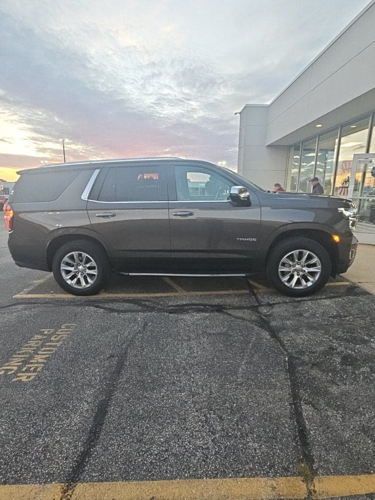 2021 Chevrolet Tahoe Premier — photo 1 of 2
